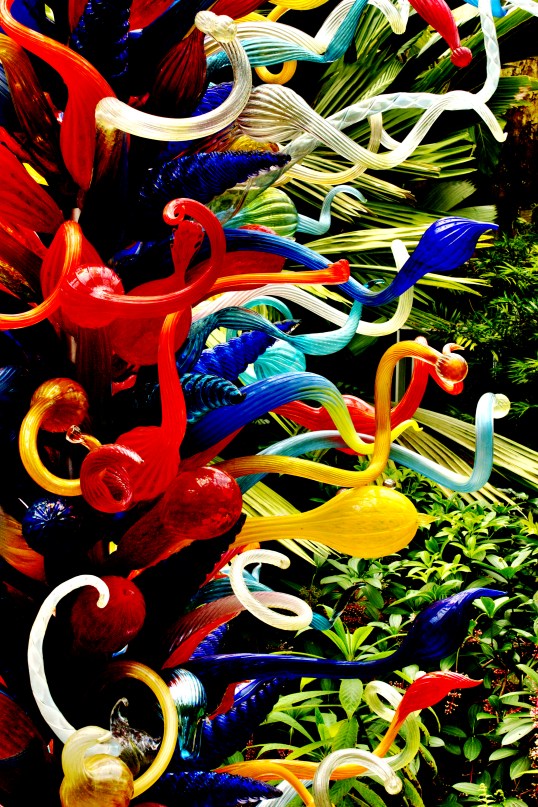 HDRtist HDR - http://www.ohanaware.com/hdrtist/